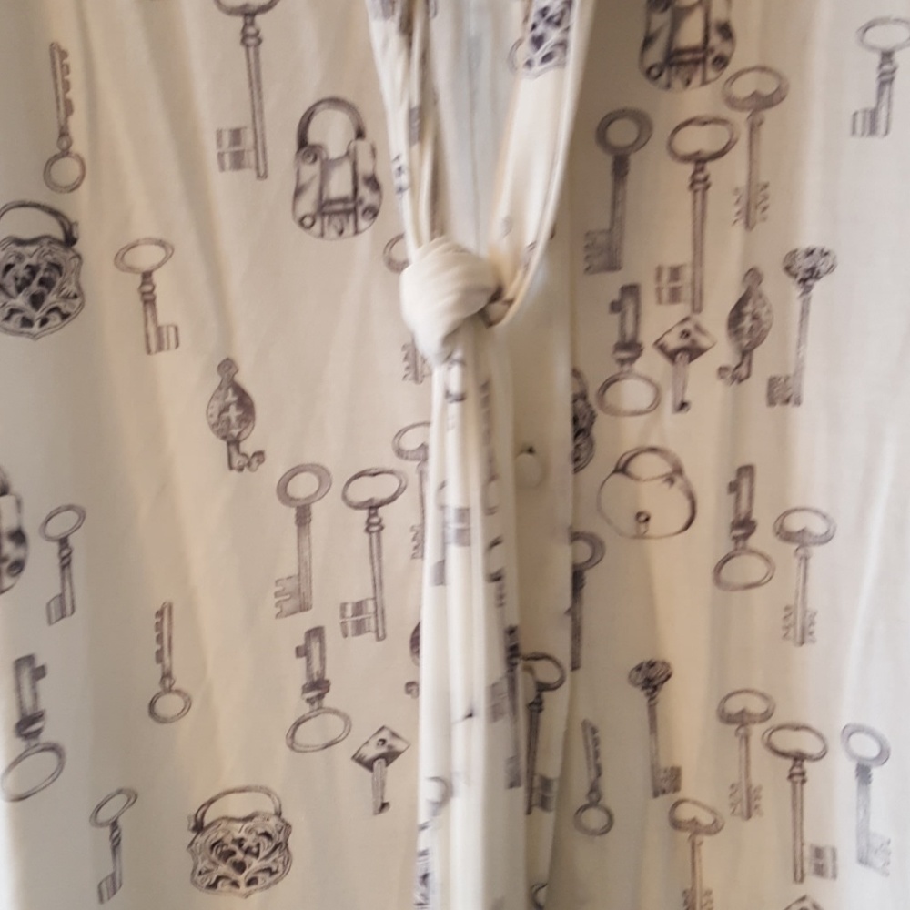 Cabi sleeveless knit top with key print size medium euc - Picture 3 of 3